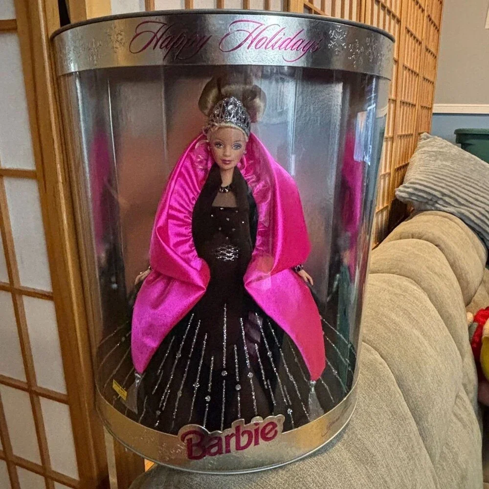Mattel Barbie Happy Holidays Doll 1998 Special Edition 20200 Pink Cape Tiara